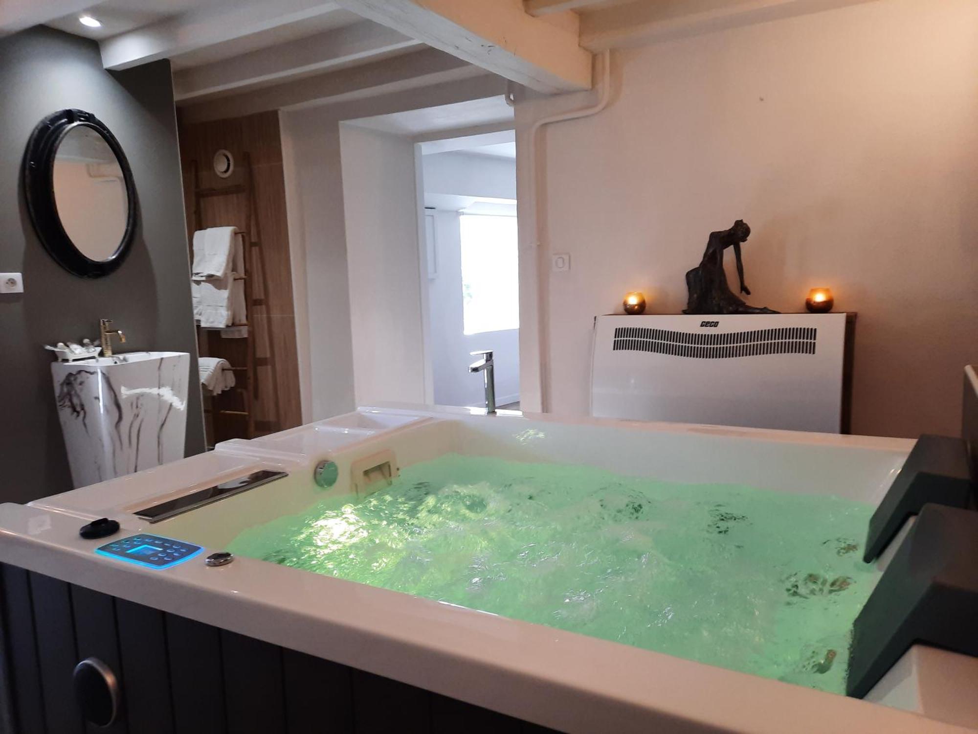 Charme Au Fil De L'Eau Hotell Vendieres Eksteriør bilde