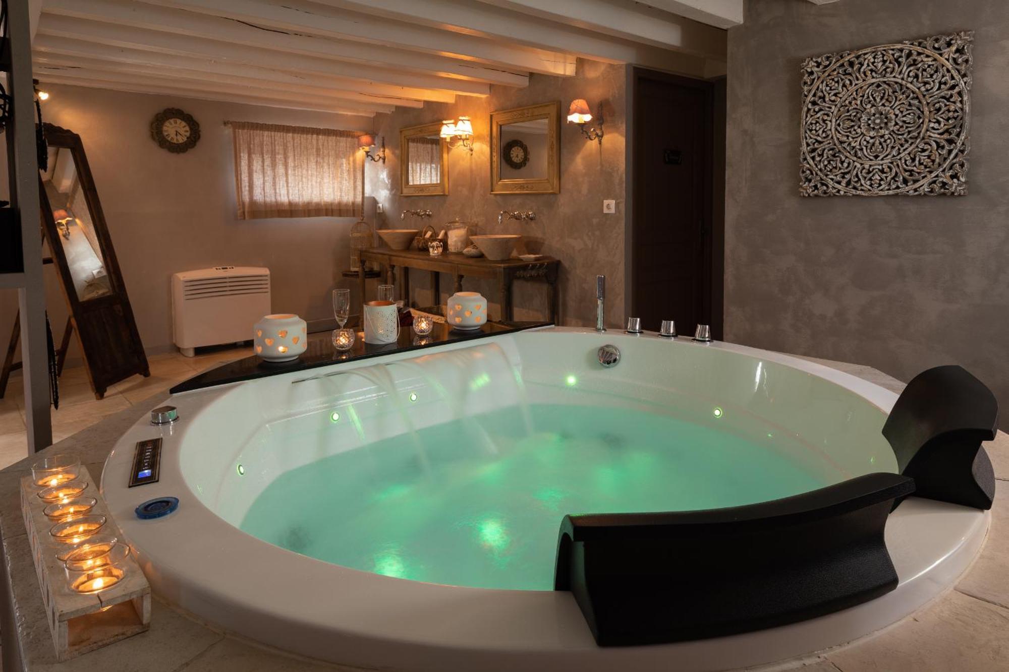 Charme Au Fil De L'Eau Hotell Vendieres Eksteriør bilde