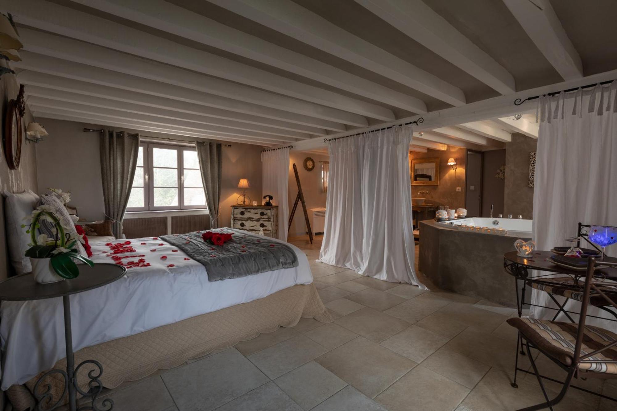 Charme Au Fil De L'Eau Hotell Vendieres Eksteriør bilde